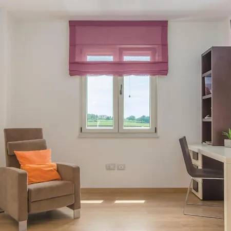 Holiday home Gorgeous In Strada Contesa With Kitchen *