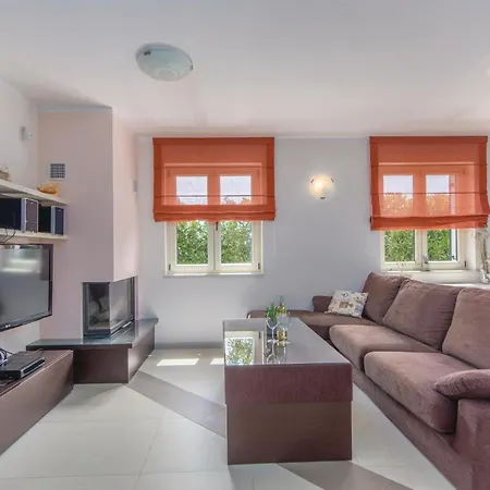 Holiday home Gorgeous In Strada Contesa With Kitchen