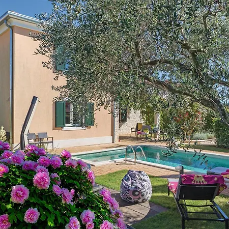 Holiday home Gorgeous In Strada Contesa With Kitchen *